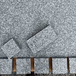 Silver Grey Granite Cobbles - Flame top and Sawn edges - 100x100 mm
